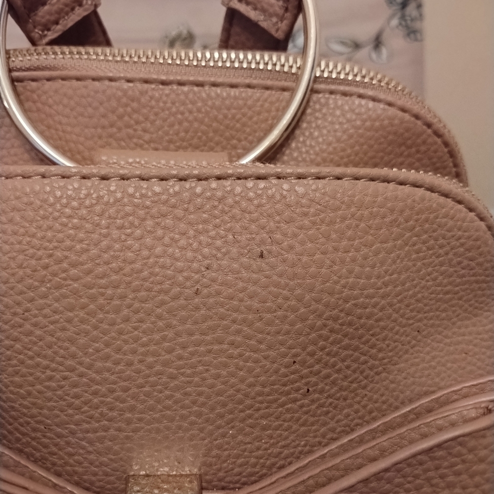 Crossi women's tan bow mini back pack w/ adjustable straps and interior pockets - Picture 5 of 12